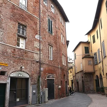 Nell'anfiteatro Lucca